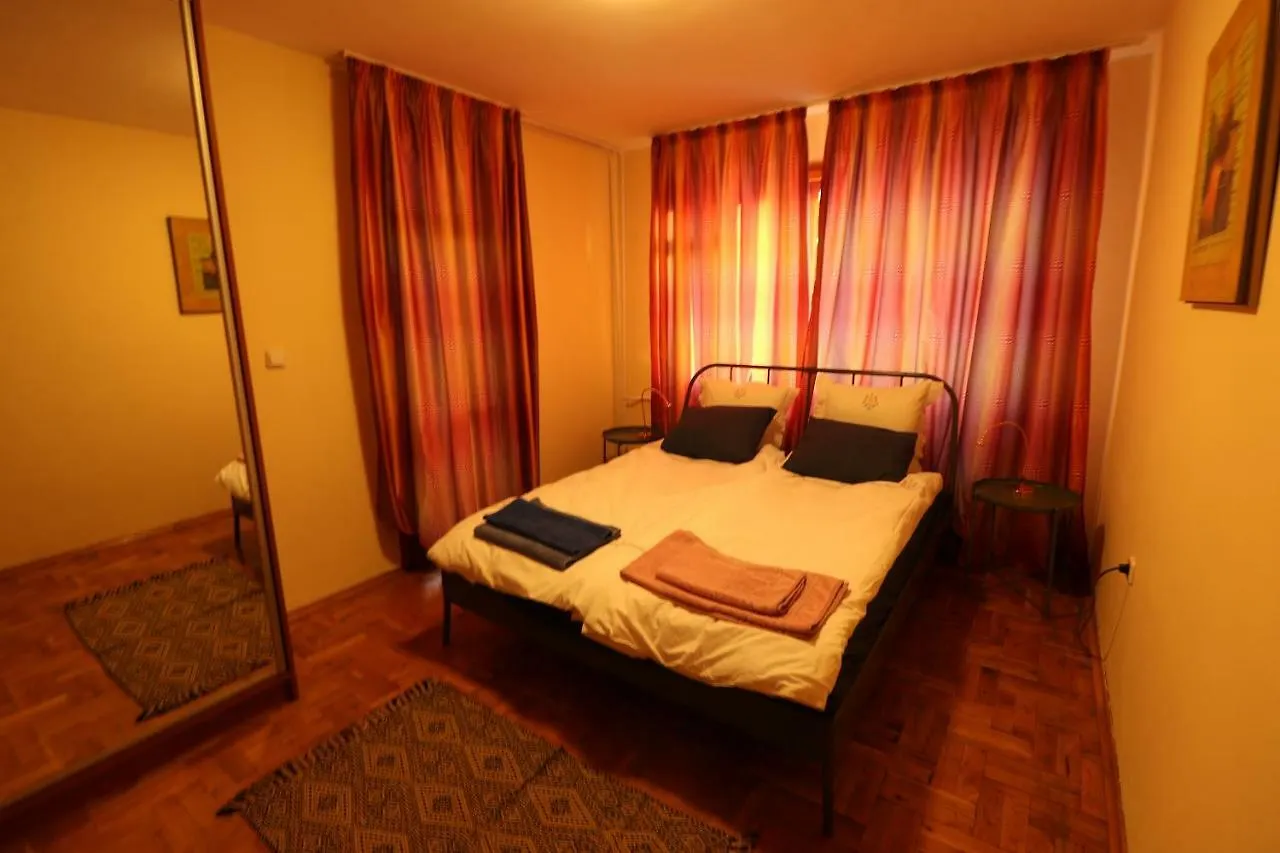 The Burgundy Big Family And Friends Apartment ソフィア